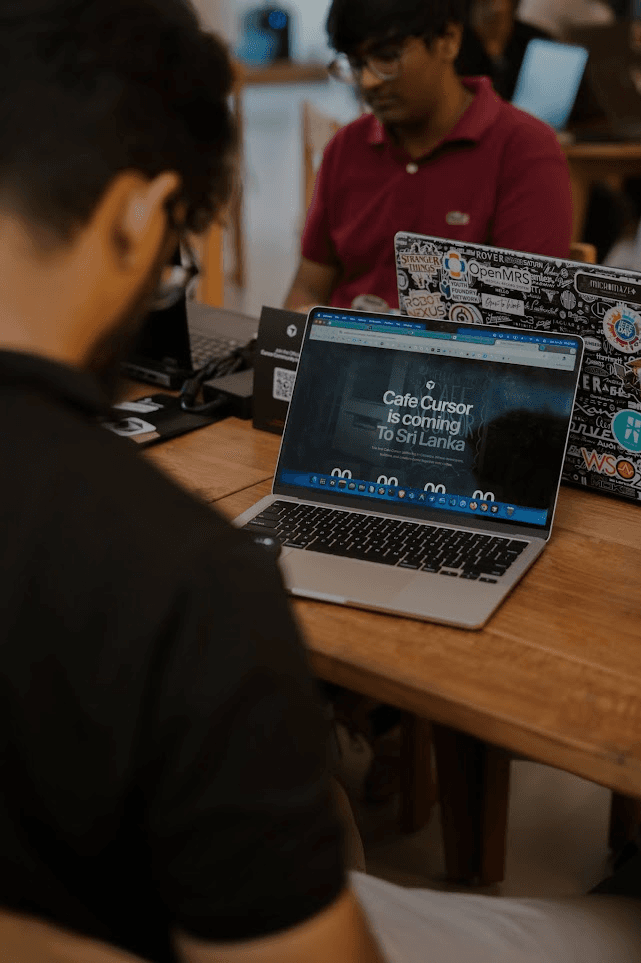Cafe Cursor laptop